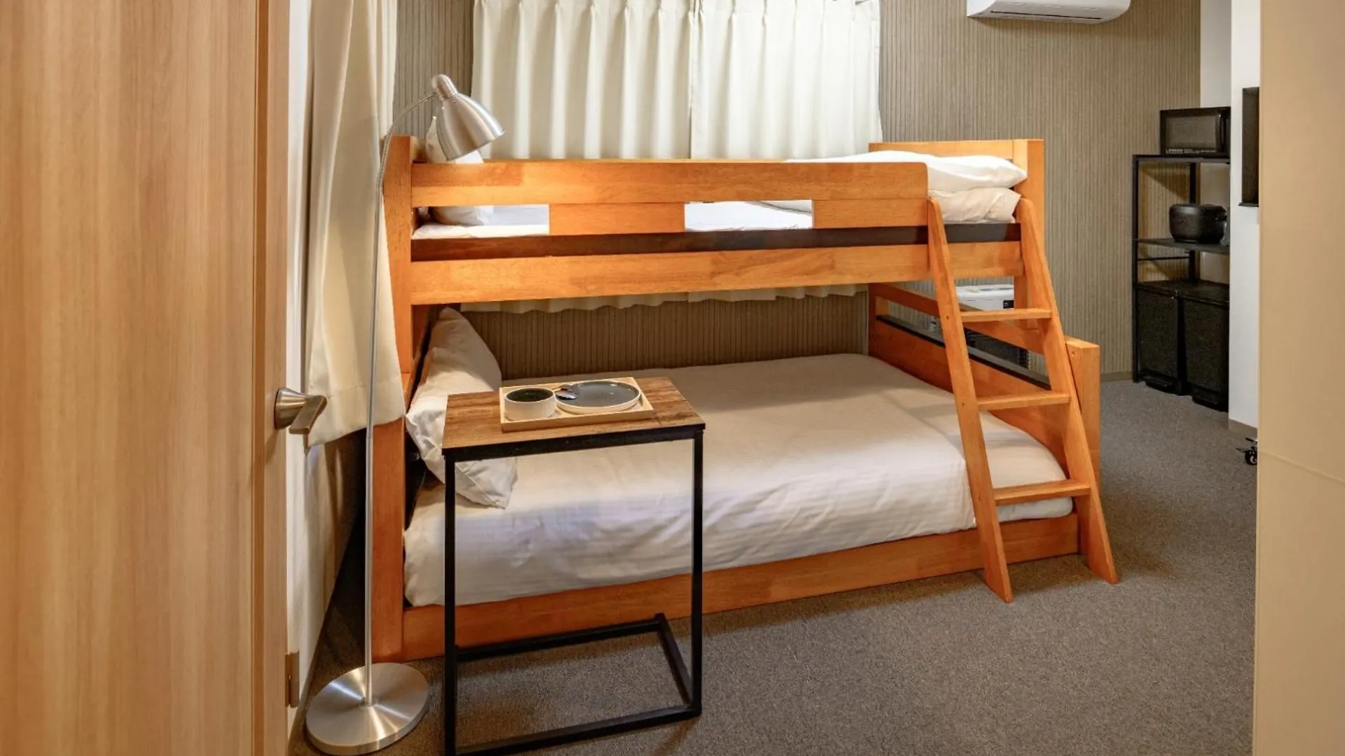 Ludicent717 - Vacation Stay 07968V contacts